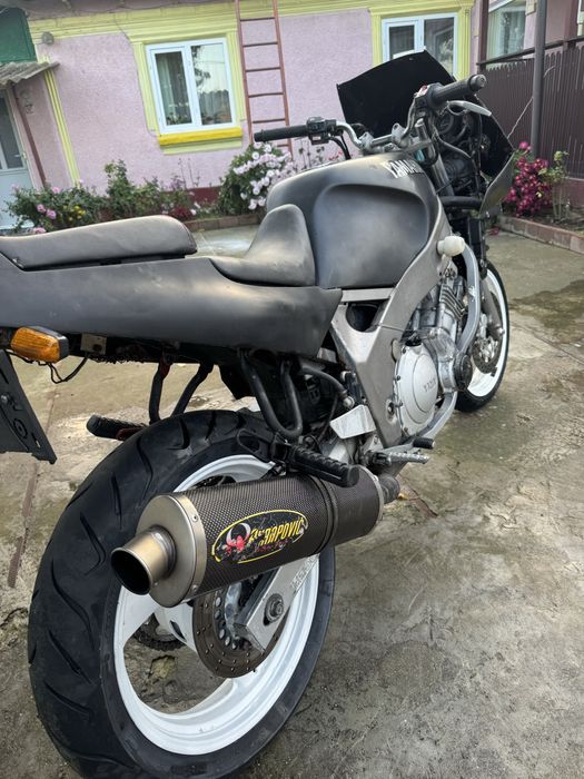 Se vinde YAMAHA FZR 600