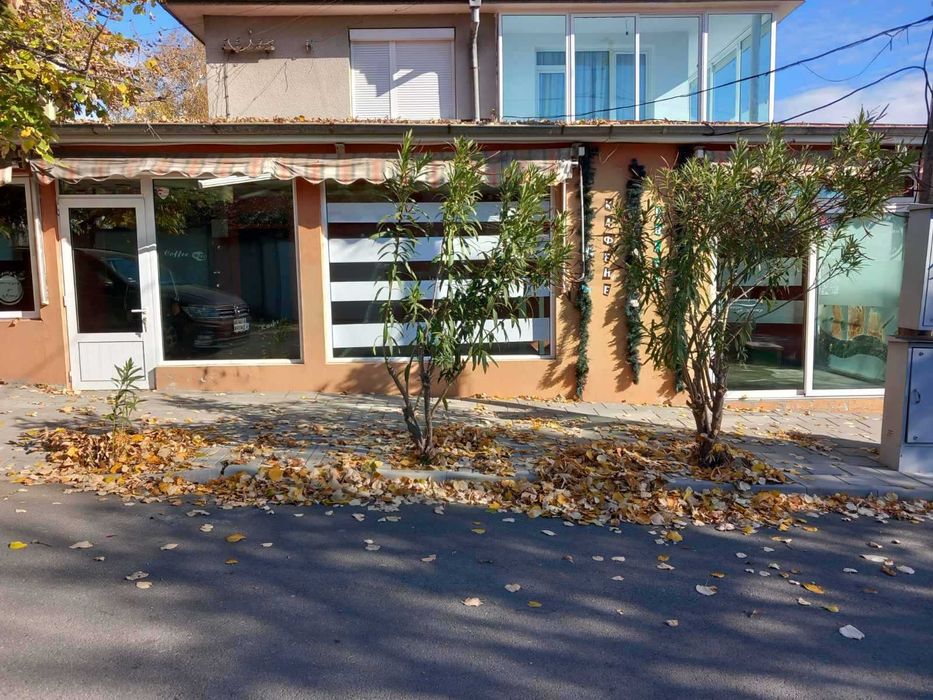 Помещение търговски обект под наем гр.Каблешково 102 кв.м