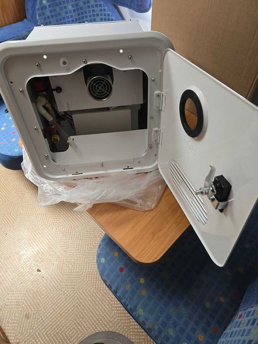Газов бойлер за кемпер / каравана, за вграждане 10л/16W/12V