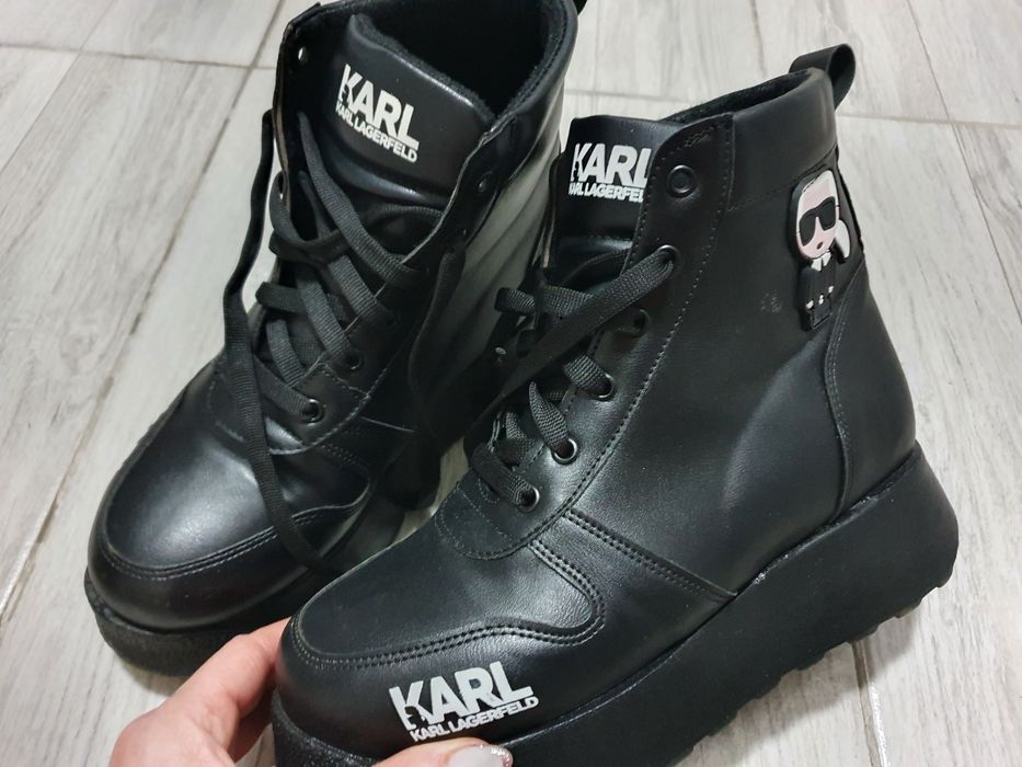 Боти от еко кожа чисто нови