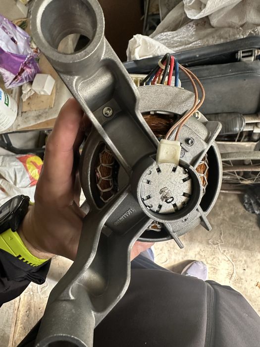 Пералня Indesit XWA 81283 на части