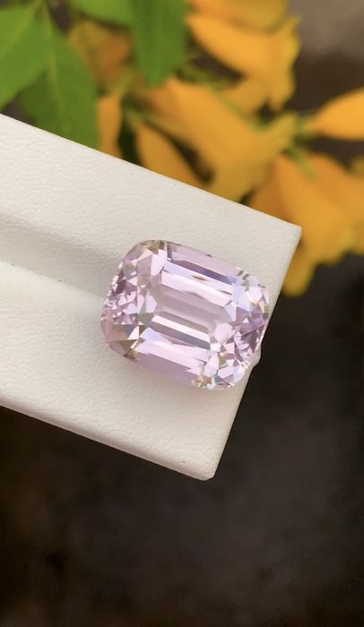 Кунзит голям baby pink с швейцарски сертификат