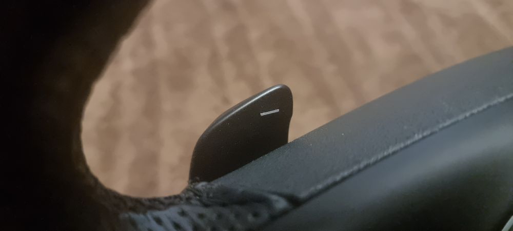 Волан от Мерцедес GLE 2017г. с пера за смяна на скоростите и вибрация.