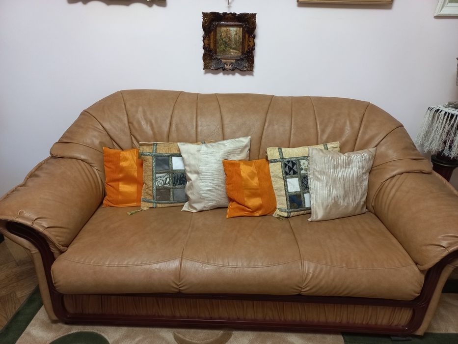 Mobila living,2 fotolii ,pat si vitrina-sufragerie Iasi