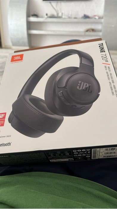 Наушники JBL Tune 720BT черный