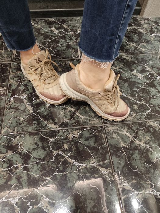 Продавам спортни маратонки