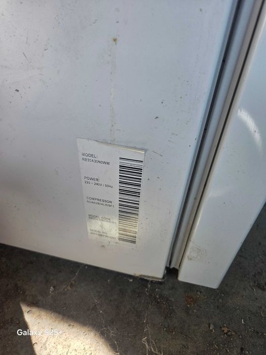 Холодильник Samsung
