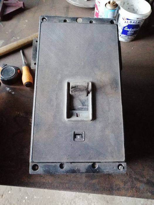 Vind un întrerupător automat de 1250a. Transformatoare 100_1000va
