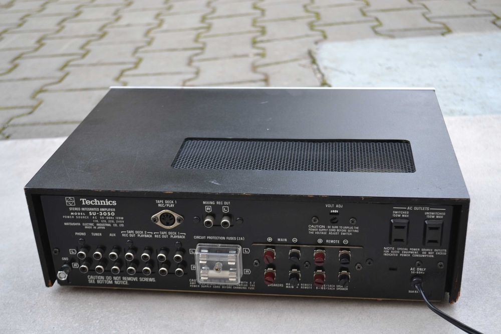 Amplificator Technics SU 3050