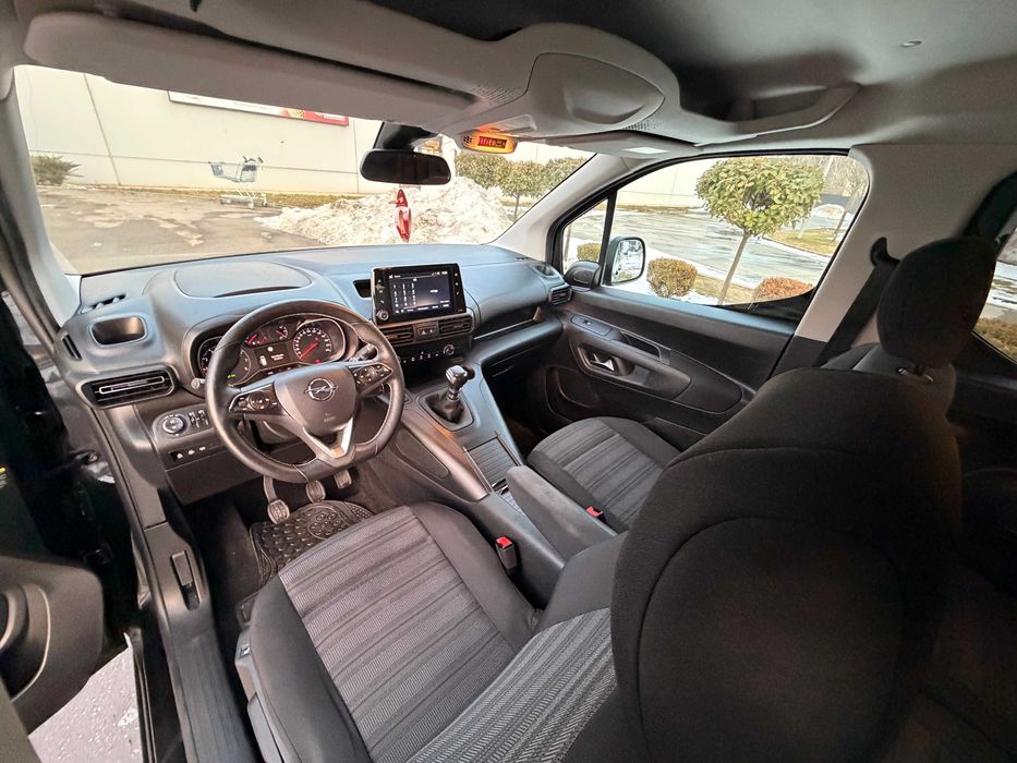 Vând Opel Combo XL, 5 locuri, an 2020, cumparata de noua