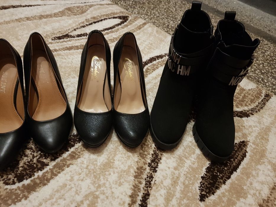 Продавам 3 чифта дамски обувки