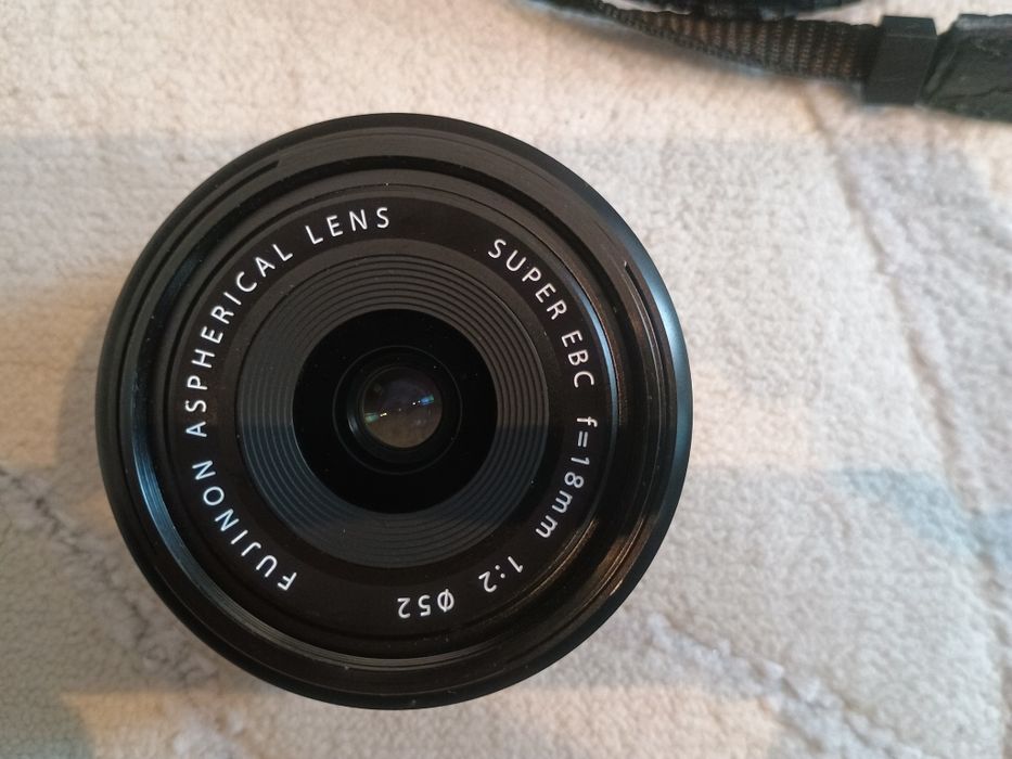 Fujifilm X-E1 + Obiectiv xf 18mm f2 R2