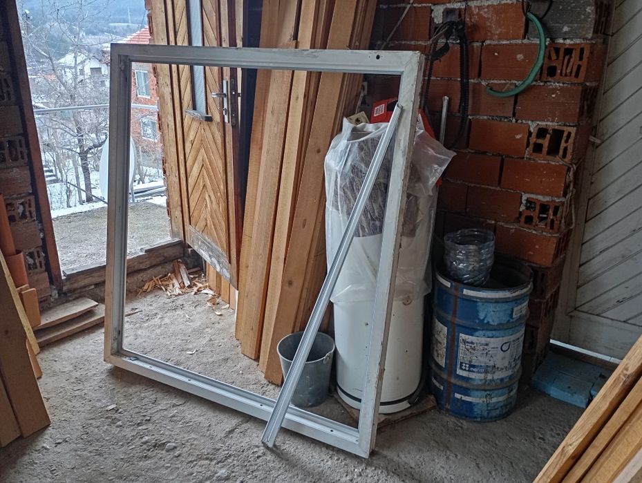 Дограма Пвц дограма в добро състояние
Еркерна врата 74 на 226 в добро