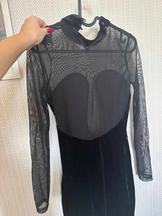 Черна рокля с велур