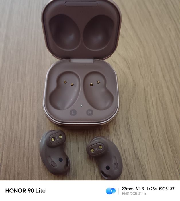 Наушники  Samsung galaxy buds live