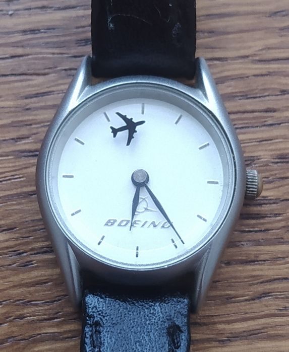 Часы от фирмы Боинг