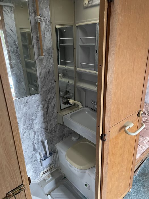 Rulota Award Nightstar 2 Axe Lungime Util 5 m Inmatriculata 2022