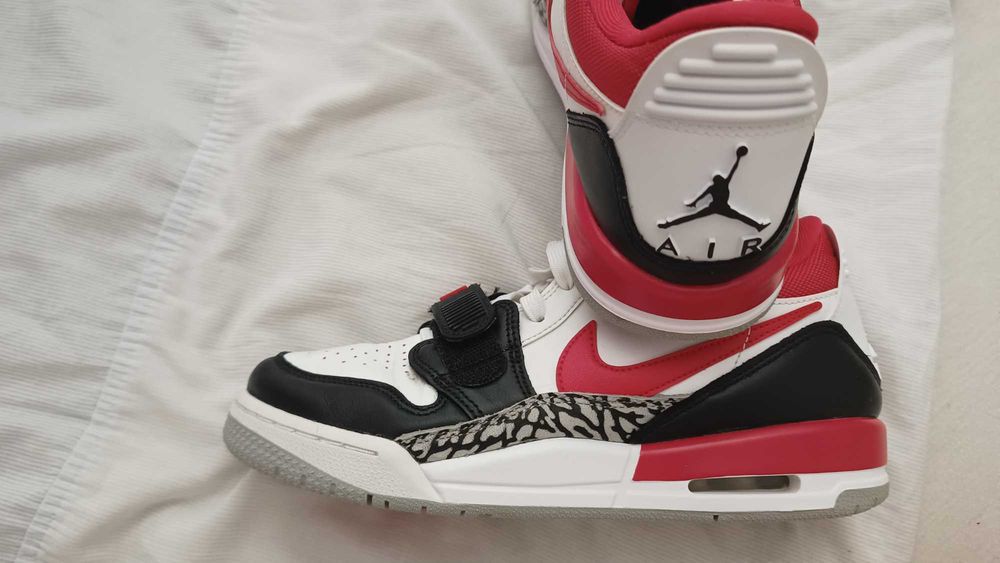 Маратонки Nike Air Jordan Legacy