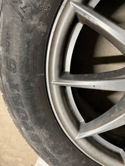 Зимни Гуми с оригинални джанти 235/65 R17 Mercedes SUV