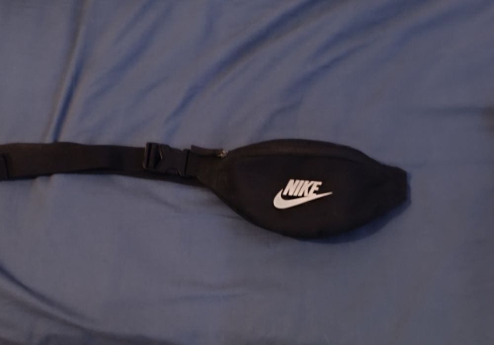 Оригинална Nike чантичка