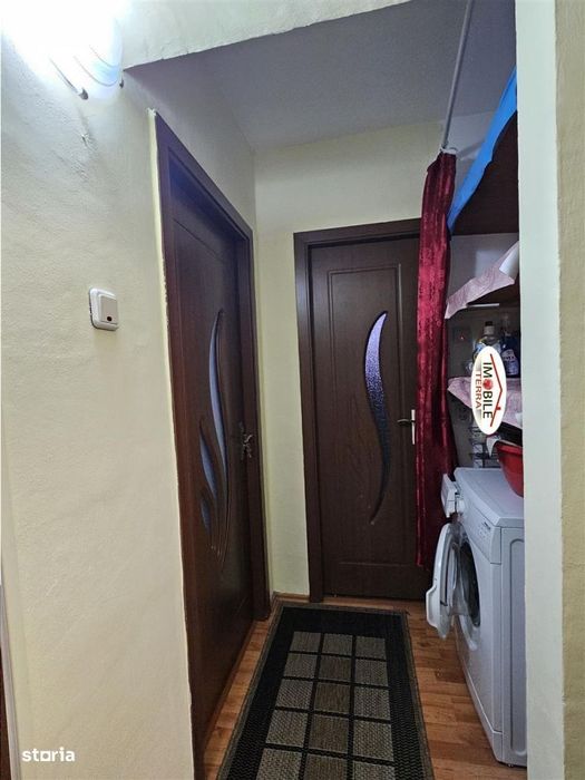 Apartament 3 camere decomandat cu pivnita de vanzare in Vasile Aaron