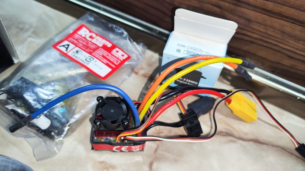 Rc  F1 Тамия f104 pro 1:10 + бръшлес комбо