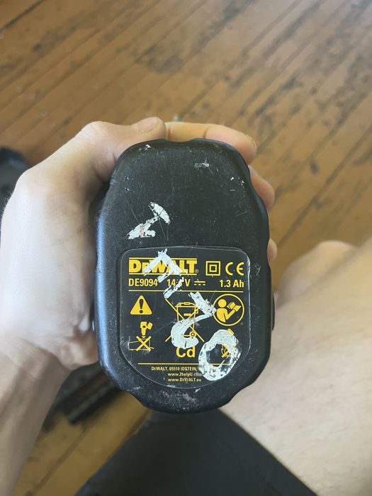 Продам шуруповерт деволт