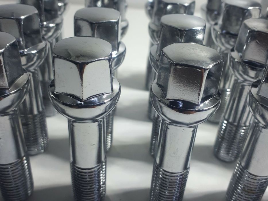 Колёсные болты М14х1.5-45мм Mercedes Гелик