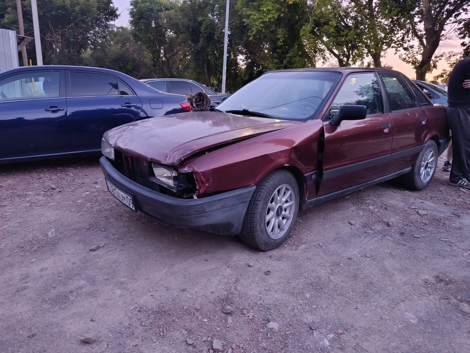 Запчасти на Ауди 80 б3