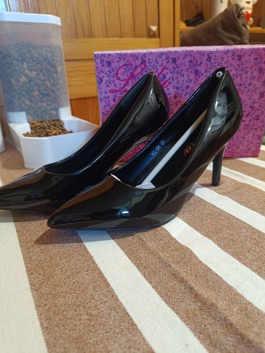 Pantofi negri,noi , mărimea 36