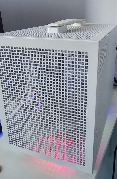 Геймърски компютър 7800x3d, 64GB Ram ddr5 6000, 9070XT 16gb, 3tb SSD