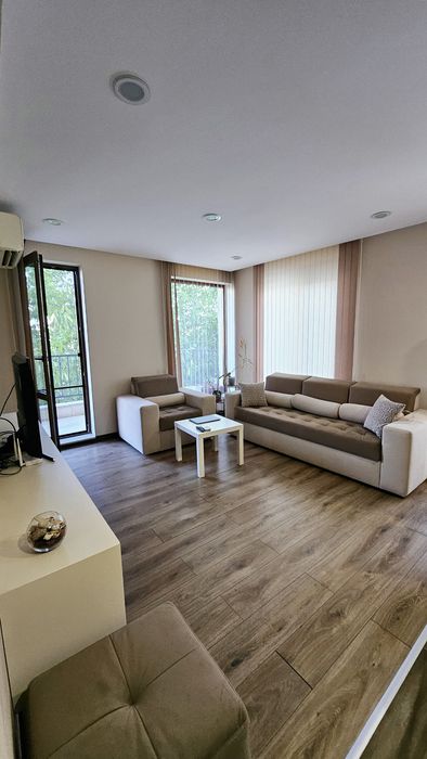 Продава се Тристаен апартамент в Варна, Цветен квартал - 93 кв.м за 2151 €/кв.м - Снимка #3