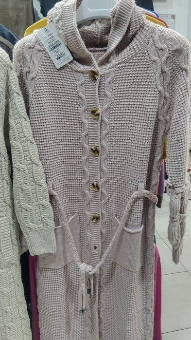 Продается кардиганы вязанные