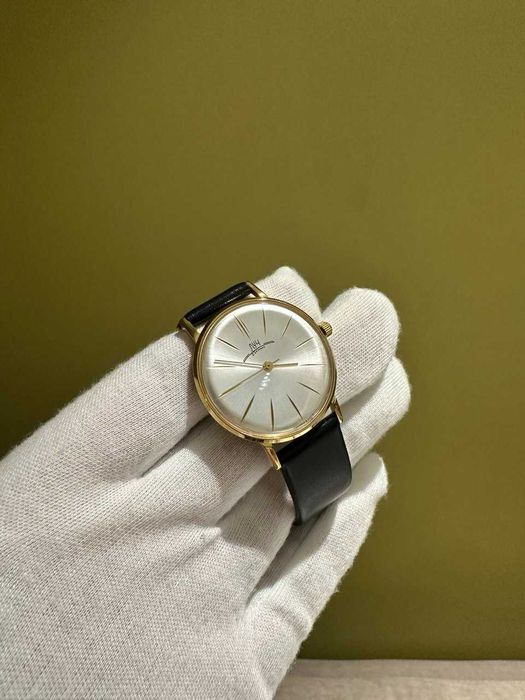 Часы ЛУЧ механические