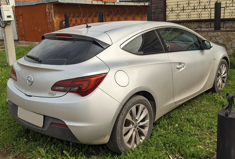 Opel Astra J, 2010-2013 PIESE AUTO