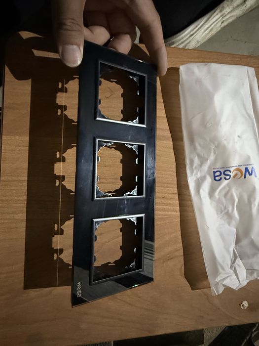 Стекляные рамки для розеток