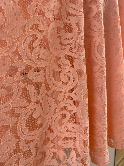 Рокля прасковен цвят