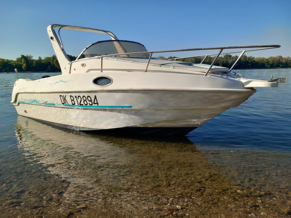 лодка Saver Manta 620 с двигател  Suzuki DF90 четиритактов EFI