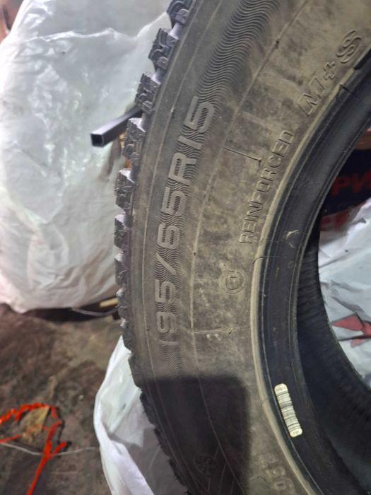 Продам шипованные шины