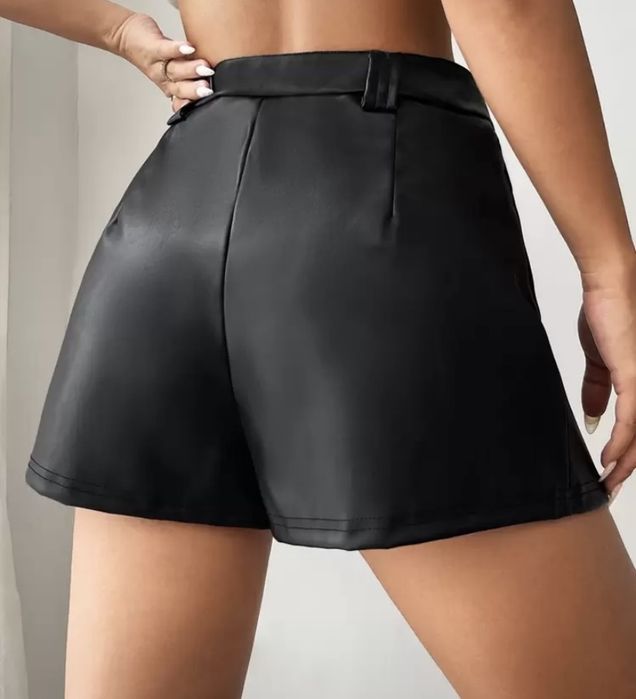 Дамски къси кожени панталонки XS