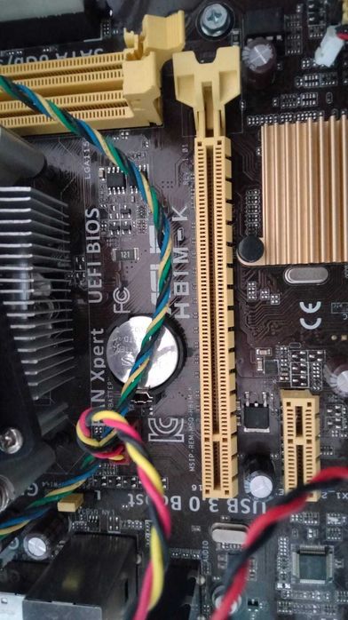 Unitate PC Desktop cu placă ASUS H81M-K –