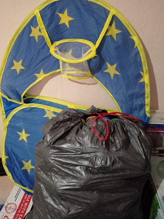 Топки с басей и играчки