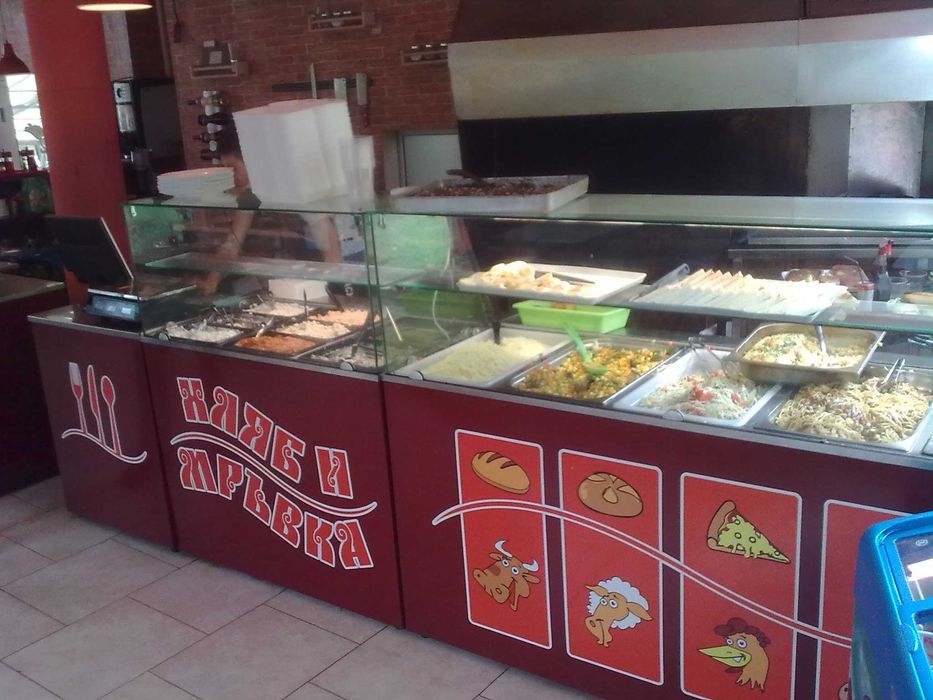 Топли и салатени витрини !