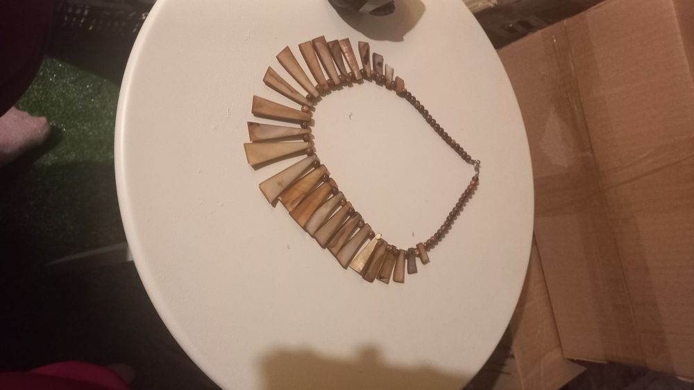 Огърлица тип Клеопатра