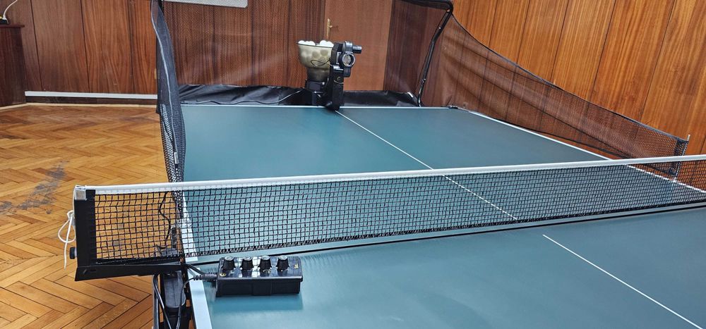 Робот за тенис на маса - тренажор