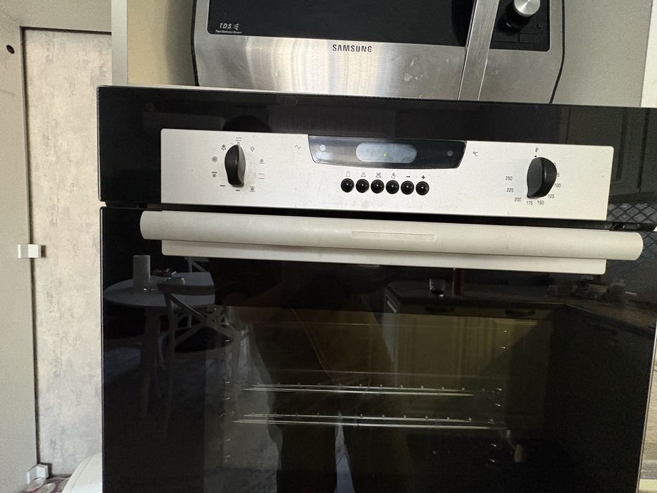 Встраиваемый духовой шкаф