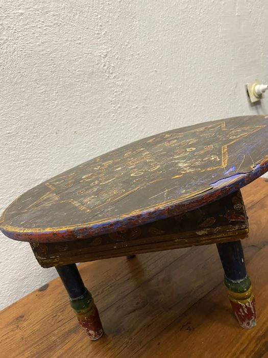 Ръчно рисувана  индийска масичка (chowki / bajot) синия