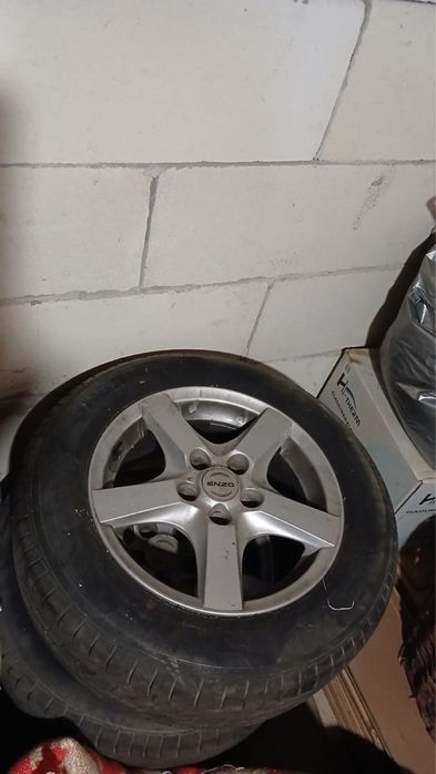 Set de roti (4 anvelope + jante de aliaj) 195/65/R15 Hankook