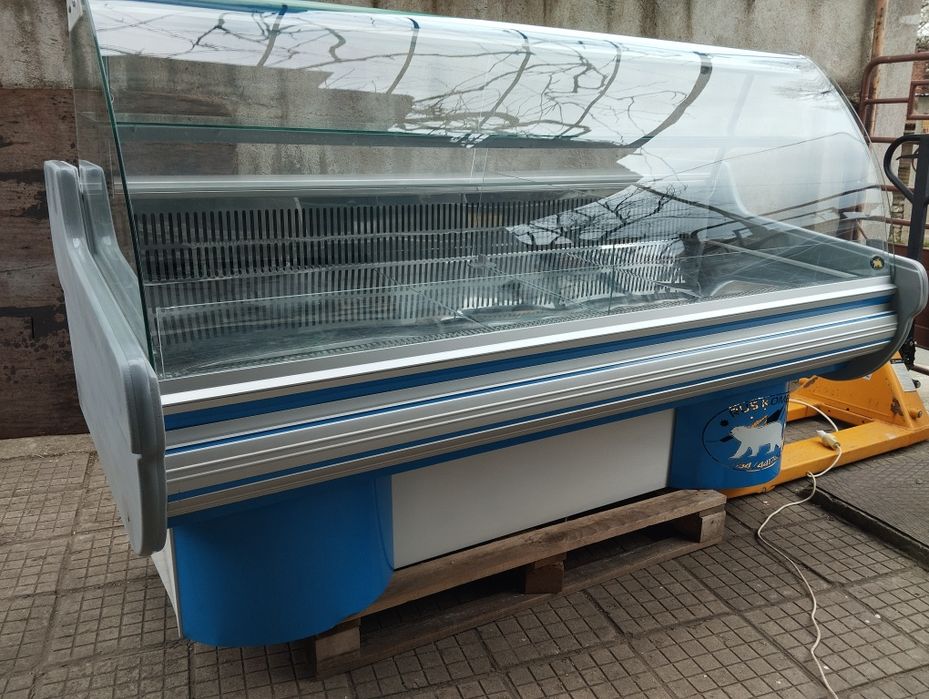 Хладилна витрина