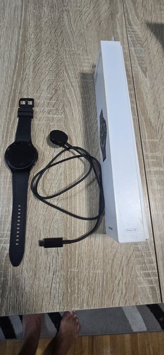 Продавам смарт часовник Samsung watch 6